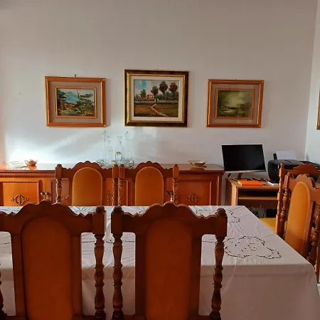 Casa Ciusa Apartment *